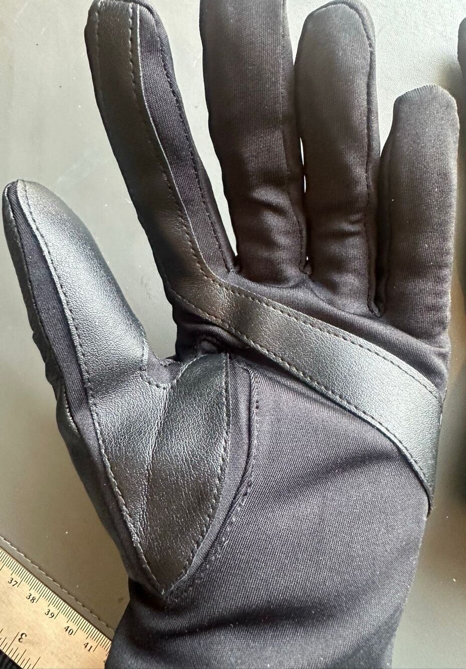 Isotoner Black Leather Fleece Lined Gloves smart touch eco comfort  Size L/XL NW - Picture 10 of 12